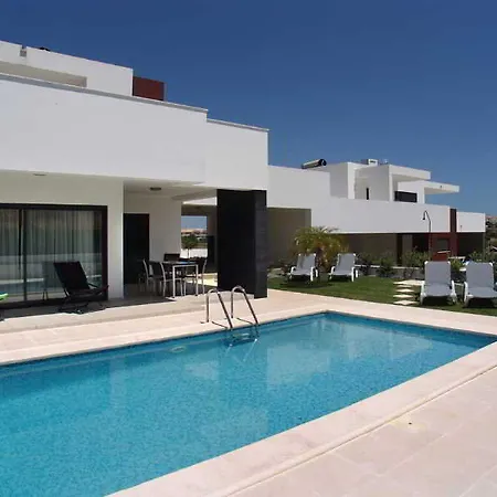 Novochoro - Large Garden- Heatable Pool By Dreamvillasalbufeira 别墅