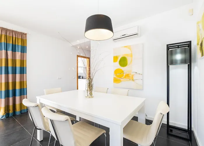 Novochoro - Large Garden- Heatable Pool By Dreamvillasalbufeira *