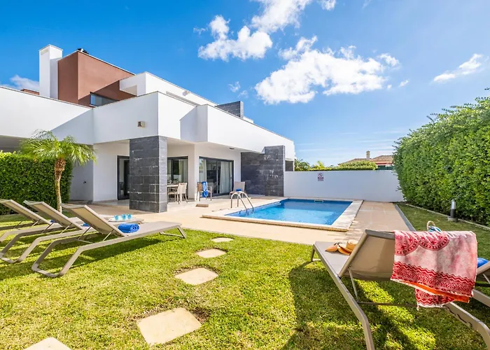 Villa Novochoro - Large Garden- Heatable Pool By Dreamvillasalbufeira *