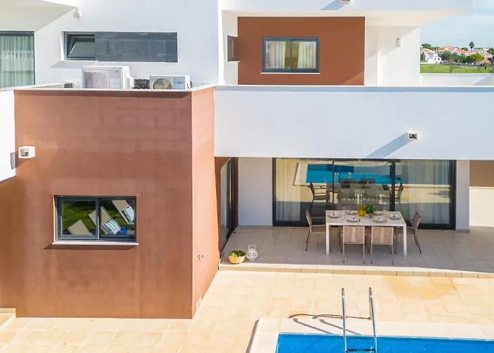 Novochoro - Large Garden- Heatable Pool By Dreamvillasalbufeira Albufeira